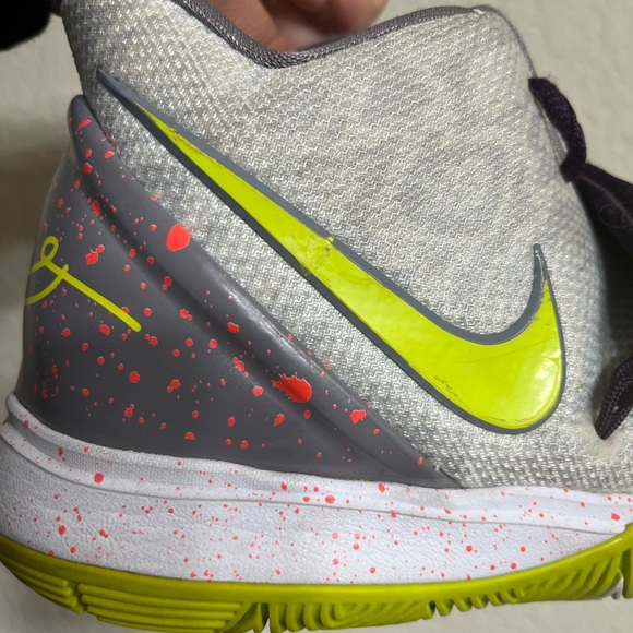 2019 Kyrie 5 ( Mamba Mentality) - Picture 2 of 10